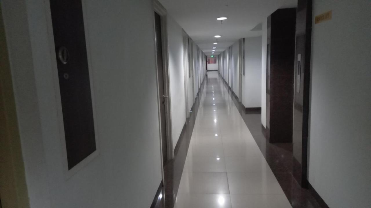 Apartemen Student Castle Джокьякарта Экстерьер фото