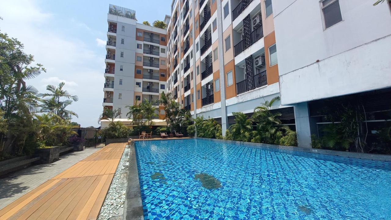 Apartemen Student Castle Джокьякарта Экстерьер фото
