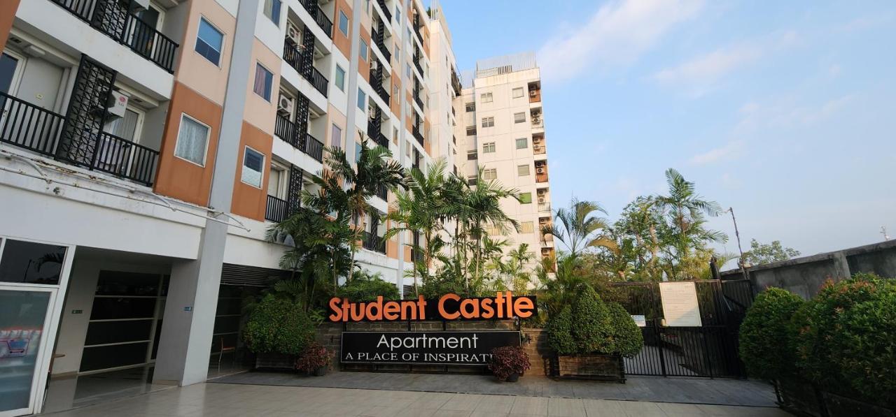 Apartemen Student Castle Джокьякарта Экстерьер фото